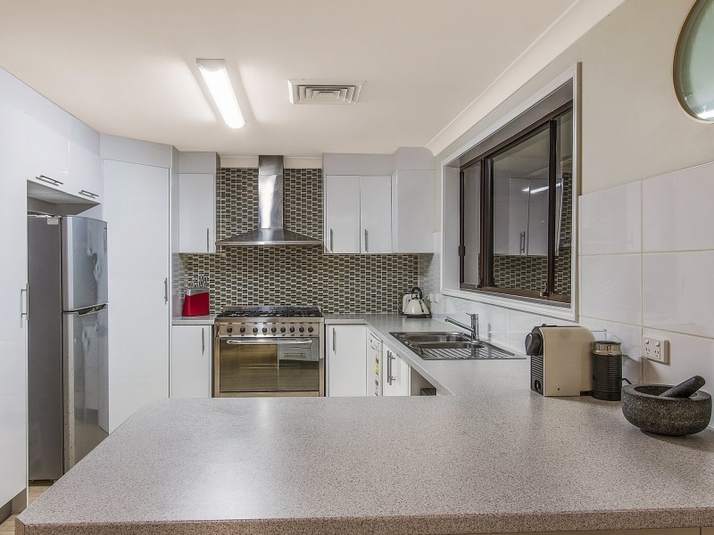 12 Calantha Drive, Wyoming NSW 2250