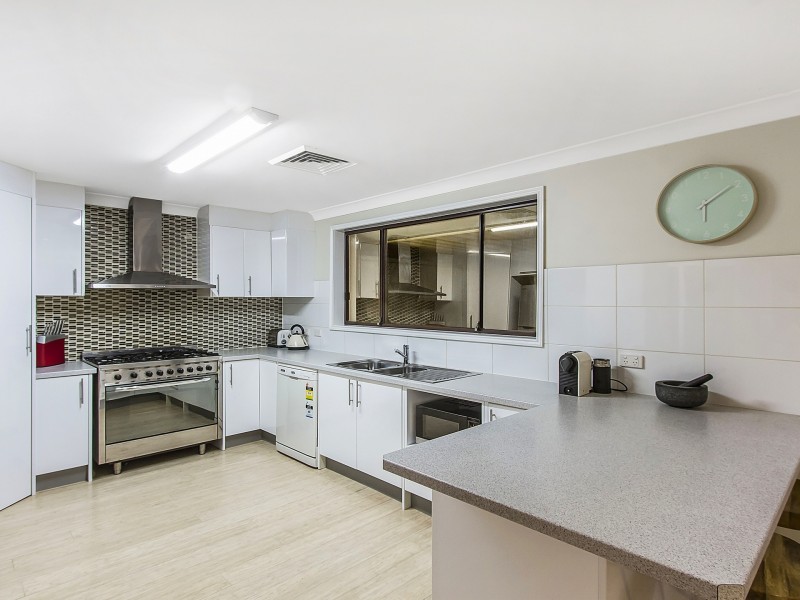 12 Calantha Drive, Wyoming NSW 2250