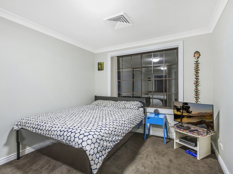 12 Calantha Drive, Wyoming NSW 2250