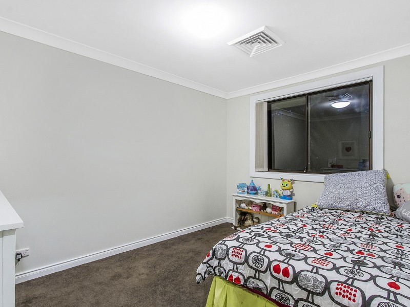 12 Calantha Drive, Wyoming NSW 2250