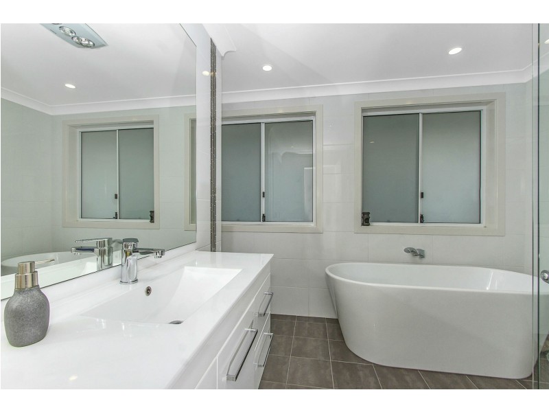 33 Yanderra Crescent, Narara NSW 2250