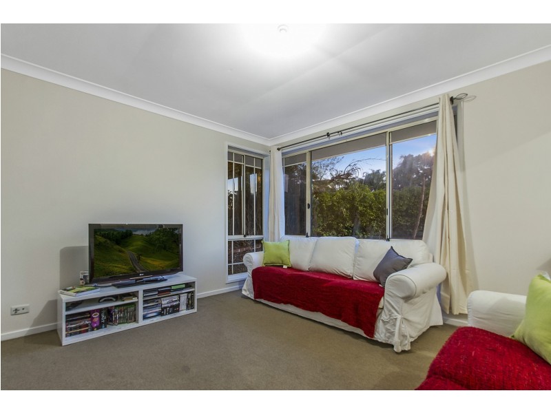 2/2 Pankhurst Place, Kariong NSW 2250