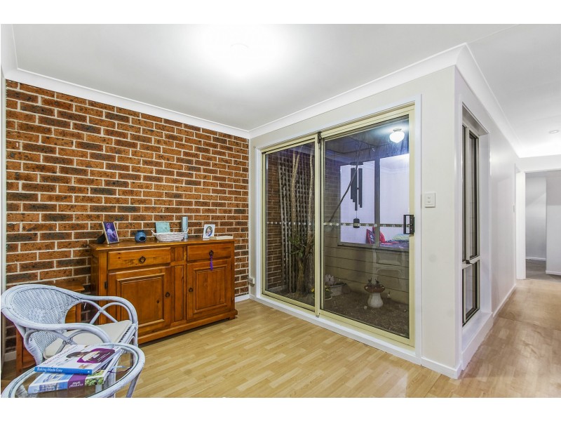 2/2 Pankhurst Place, Kariong NSW 2250