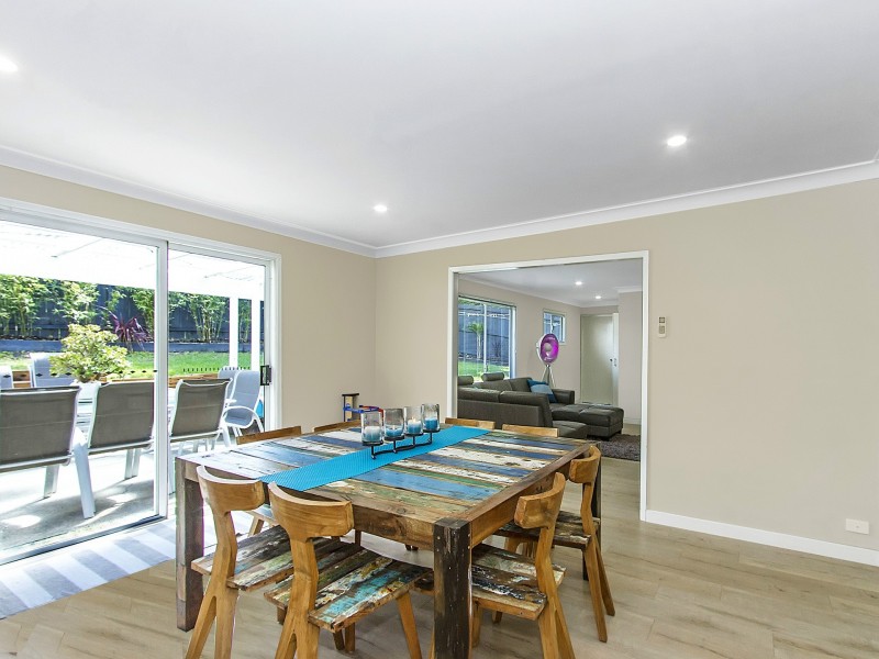 21 Angus Avenue, Wyoming NSW 2250