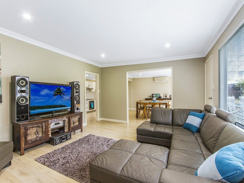 21 Angus Avenue, Wyoming NSW 2250