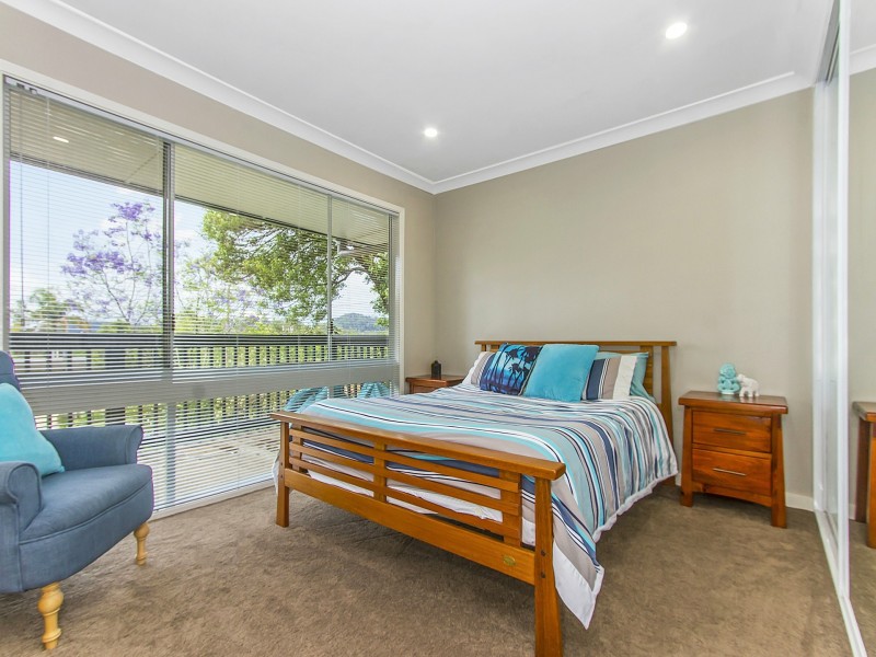 21 Angus Avenue, Wyoming NSW 2250