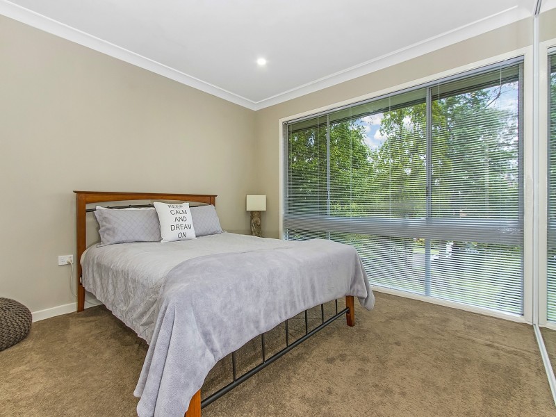 21 Angus Avenue, Wyoming NSW 2250