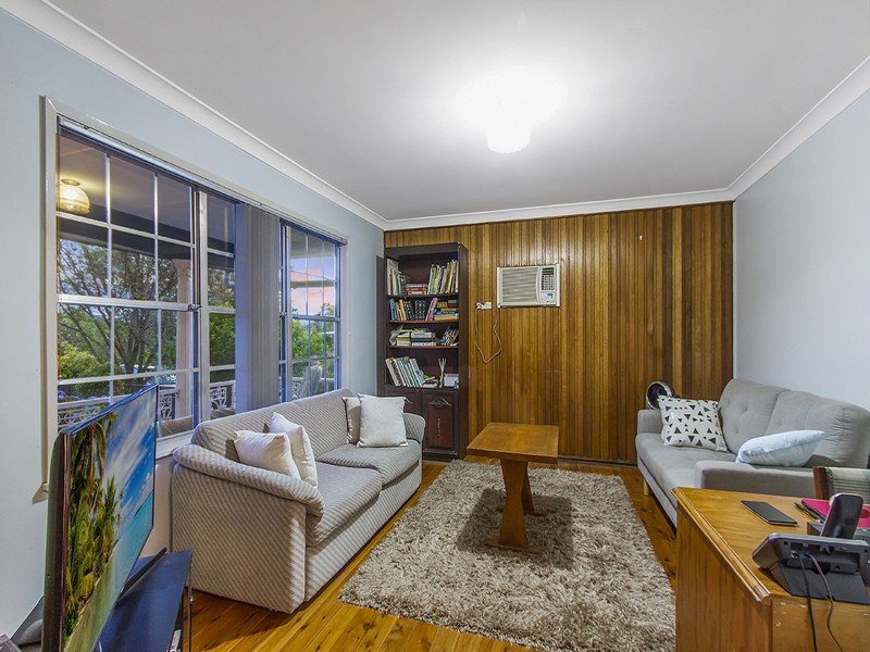 76 Renwick Street, Wyoming NSW 2250