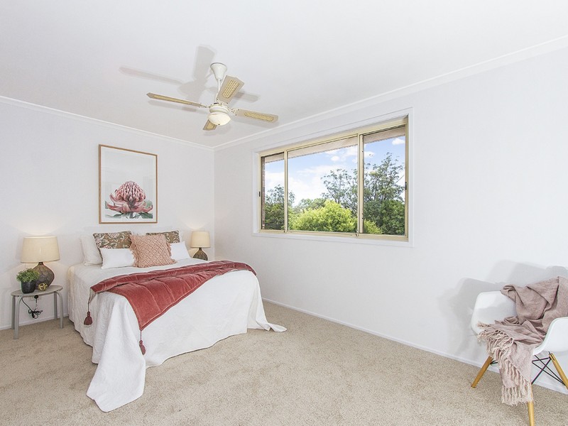 8 Woodbine Close, Lisarow NSW 2250