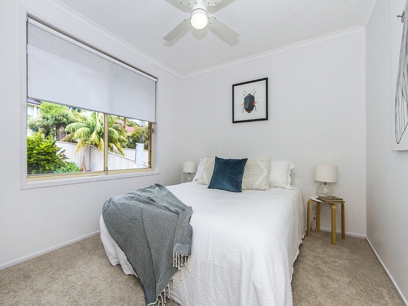 8 Woodbine Close, Lisarow NSW 2250