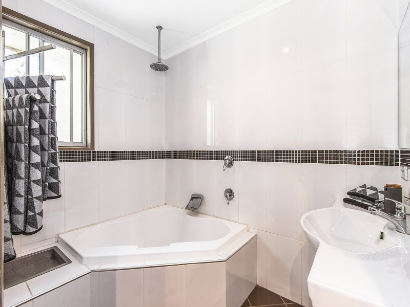 37 Barree Avenue, Narara NSW 2250