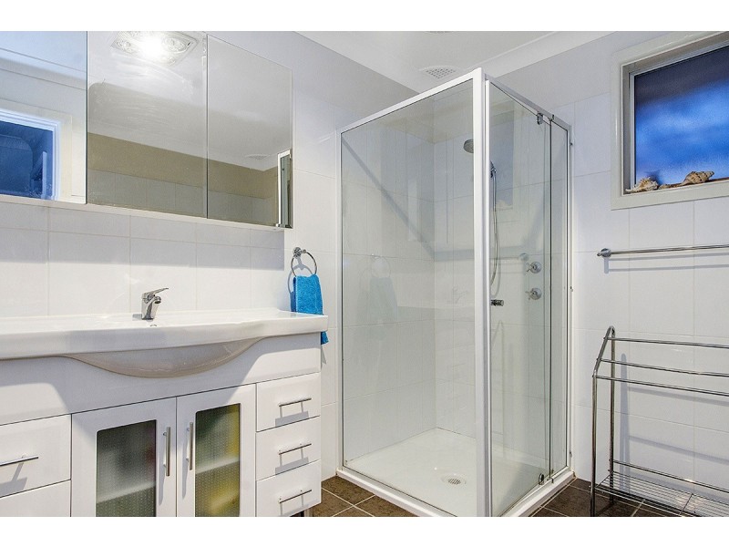 17 Day Street, Wyoming NSW 2250