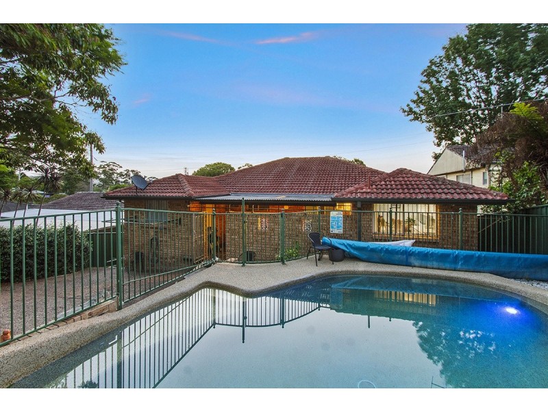 17 Day Street, Wyoming NSW 2250