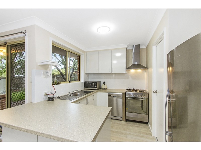 2/2 Pankhurst Place, Kariong NSW 2250