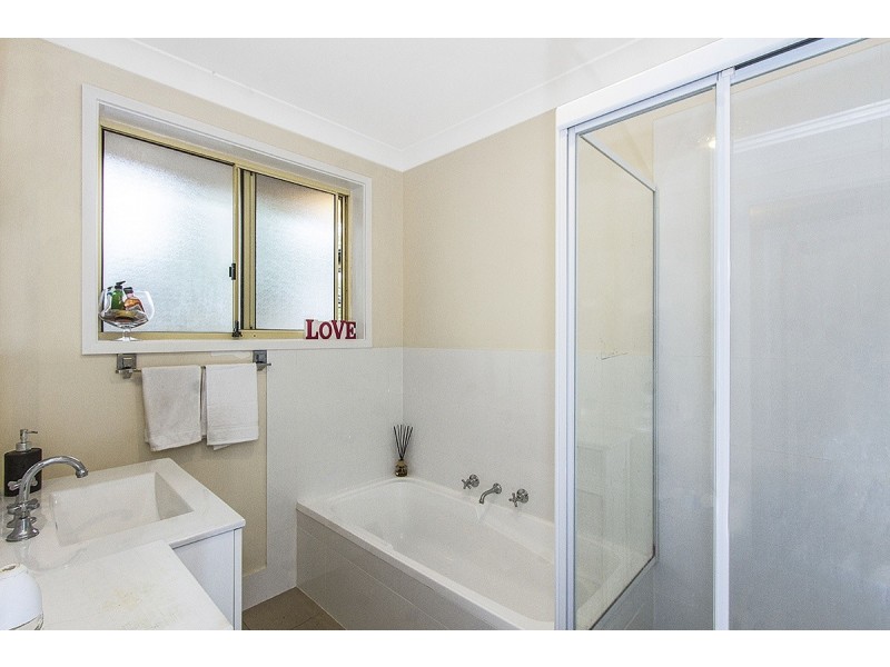 2/2 Pankhurst Place, Kariong NSW 2250