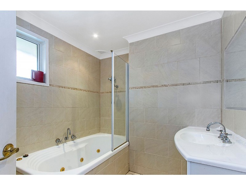 106 Lakedge Avenue, Berkeley Vale NSW 2261