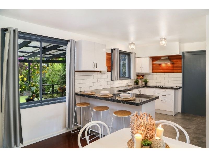 28 Beaumont Avenue, Wyoming NSW 2250