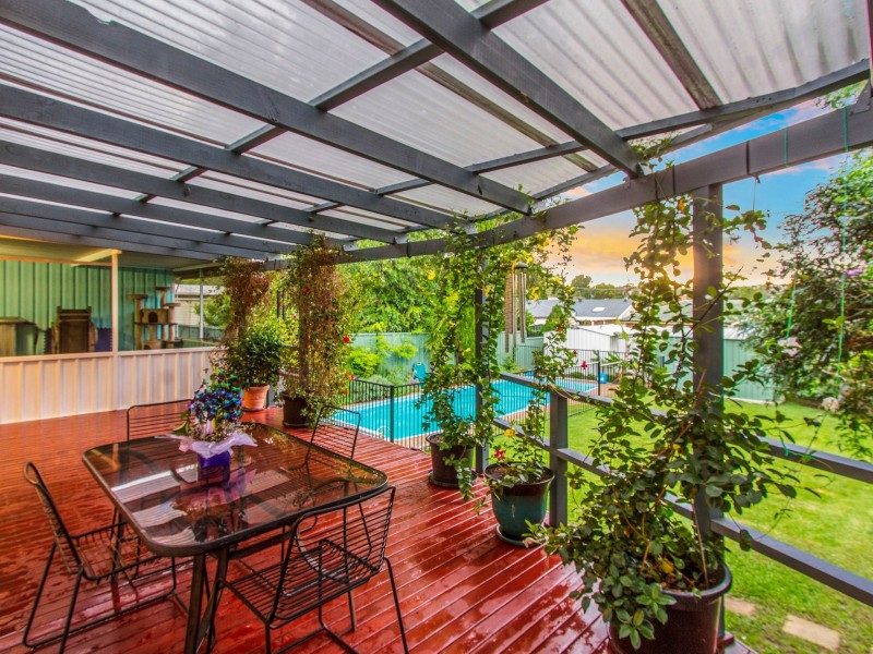 28 Beaumont Avenue, Wyoming NSW 2250