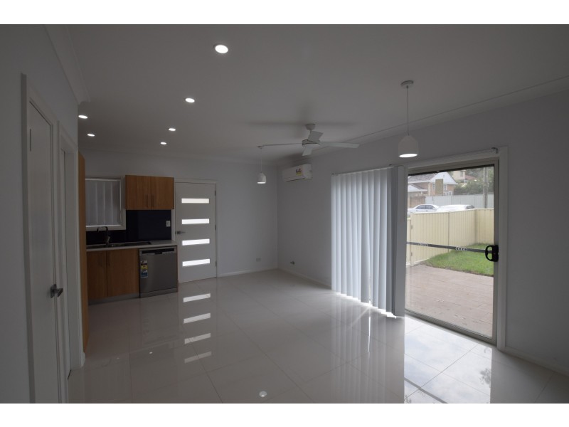 18 Ronald Avenue, Wyoming NSW 2250