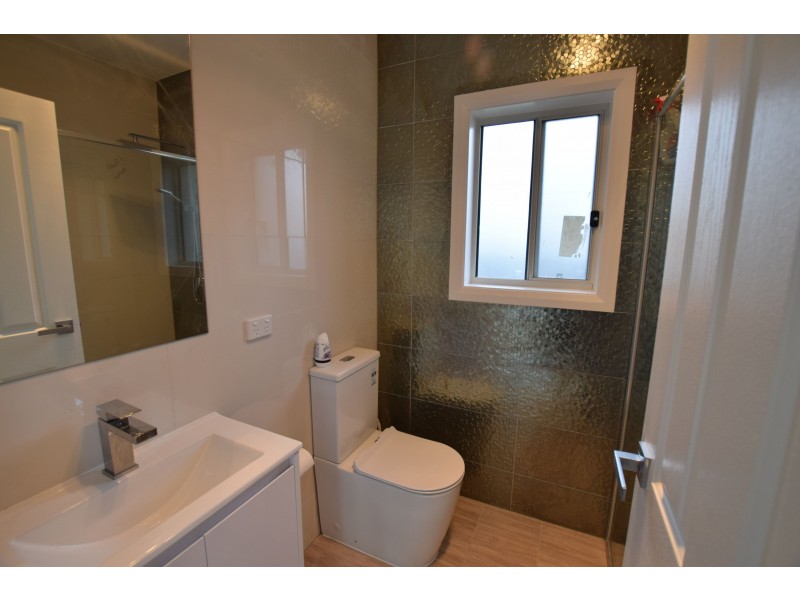 18 Ronald Avenue, Wyoming NSW 2250