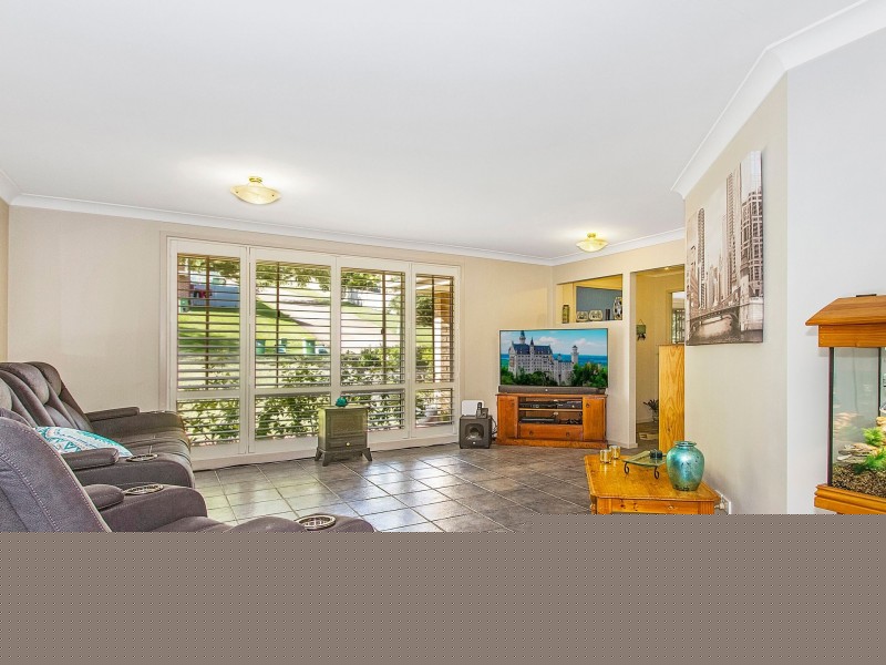 11 Woodbine Close, Lisarow NSW 2250
