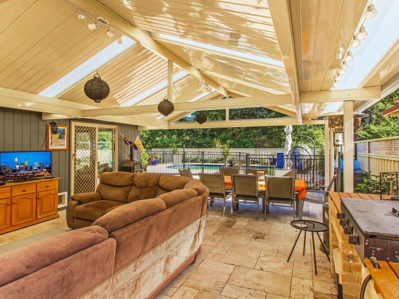 11 Woodbine Close, Lisarow NSW 2250