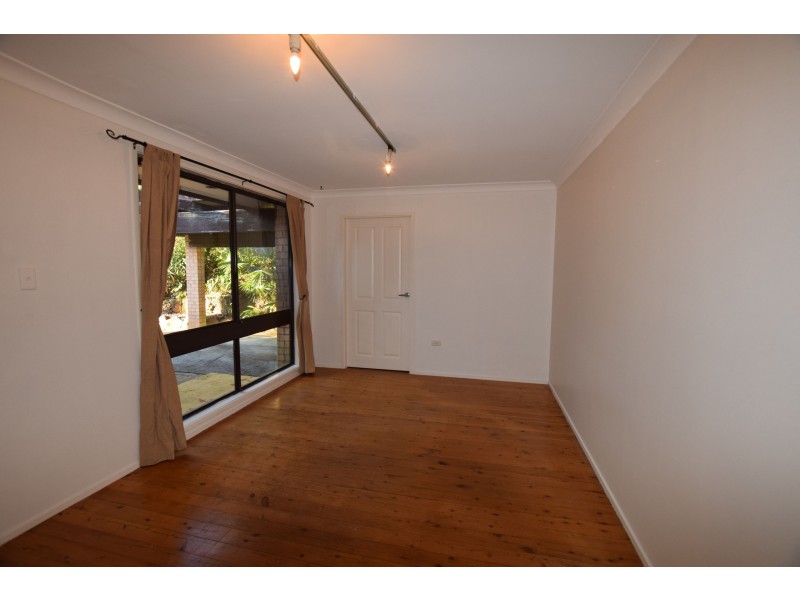 32 Rain Forest Road, Wyoming NSW 2250