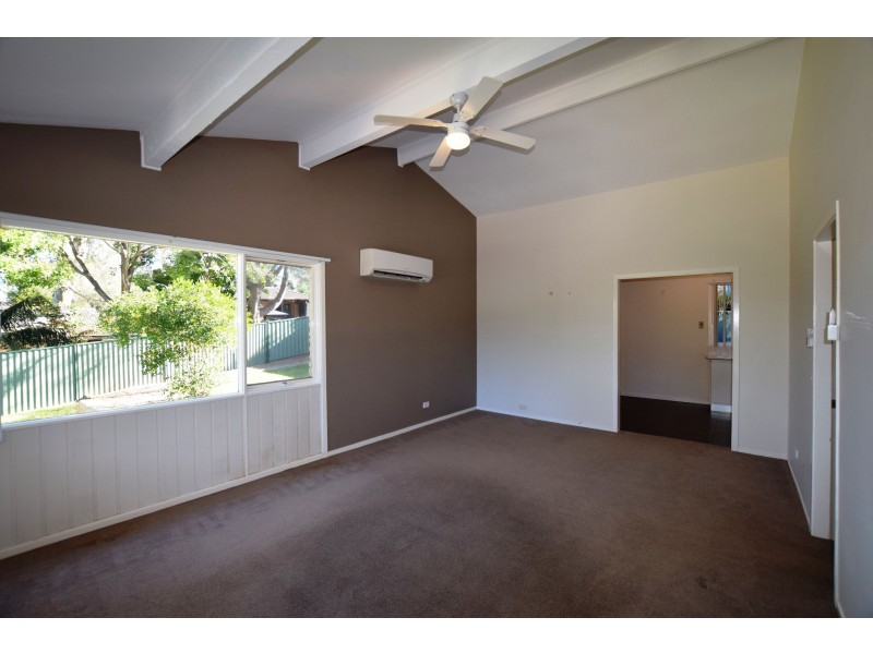 10 Larbonya Avenue, Wyoming NSW 2250
