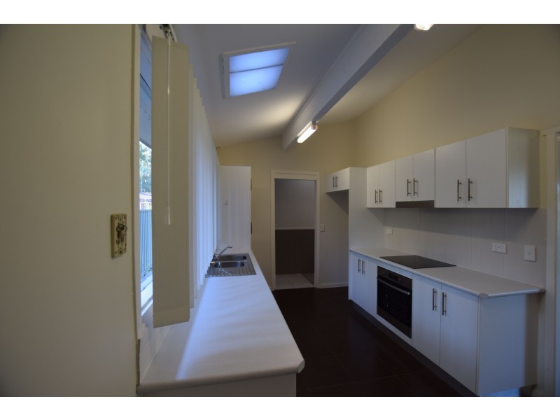 10 Larbonya Avenue, Wyoming NSW 2250