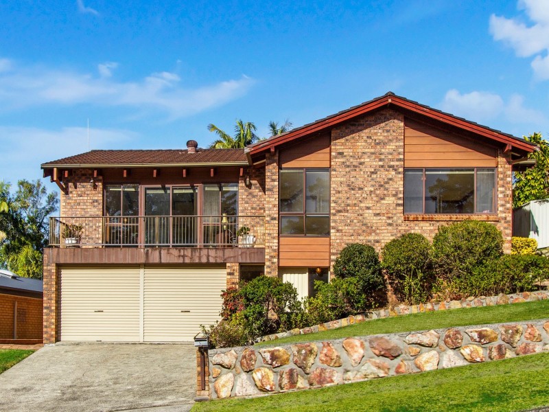 6 Crawford Crescent, Wyoming NSW 2250