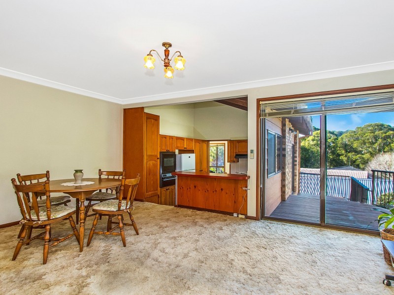 6 Crawford Crescent, Wyoming NSW 2250