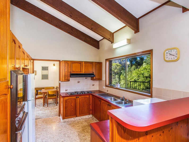 6 Crawford Crescent, Wyoming NSW 2250