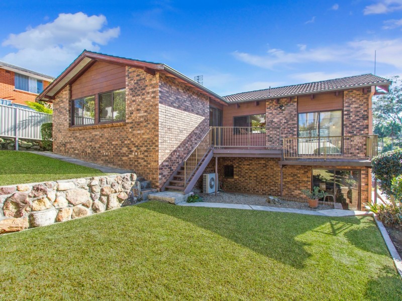 6 Crawford Crescent, Wyoming NSW 2250