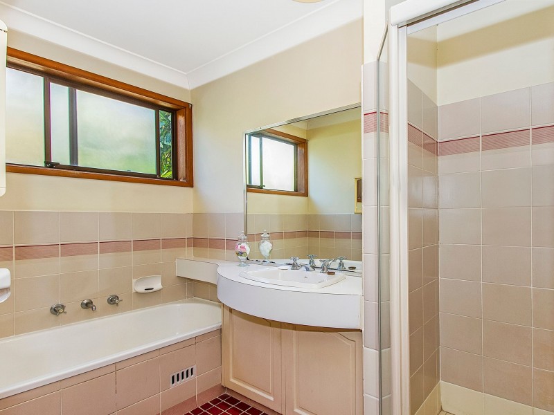 6 Crawford Crescent, Wyoming NSW 2250