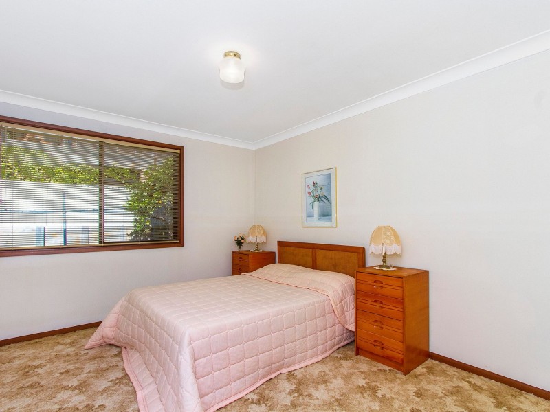 6 Crawford Crescent, Wyoming NSW 2250