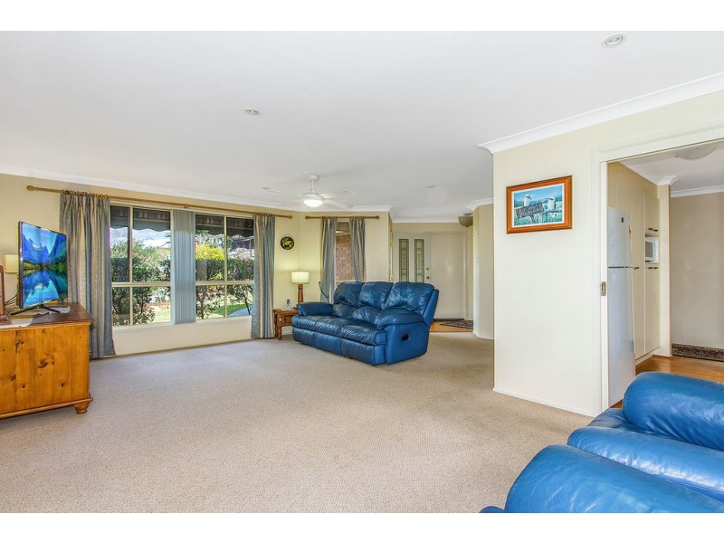 10 Knight Close, Ourimbah NSW 2258