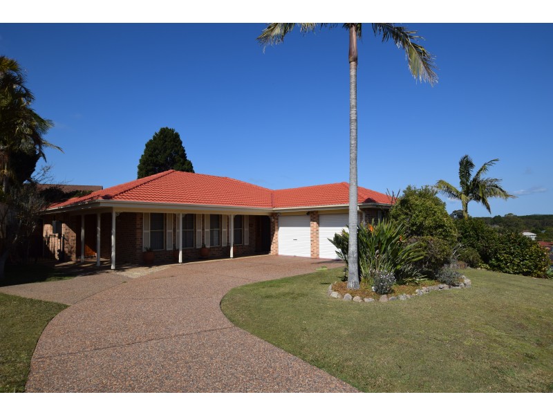 16 James Sea Drive, Green Point NSW 2251
