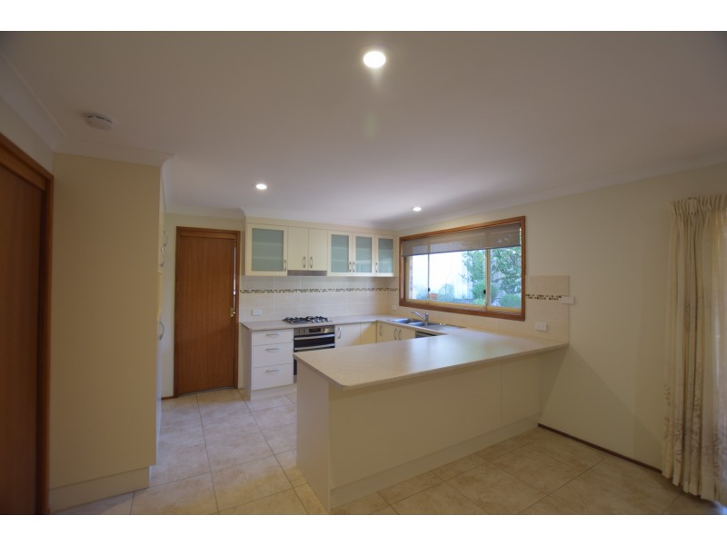 16 James Sea Drive, Green Point NSW 2251