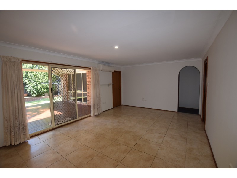 16 James Sea Drive, Green Point NSW 2251