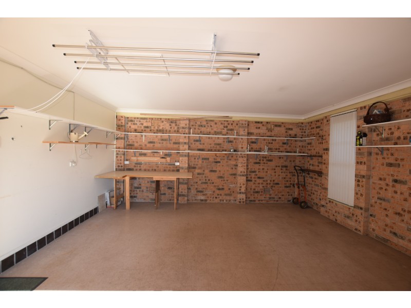 16 James Sea Drive, Green Point NSW 2251