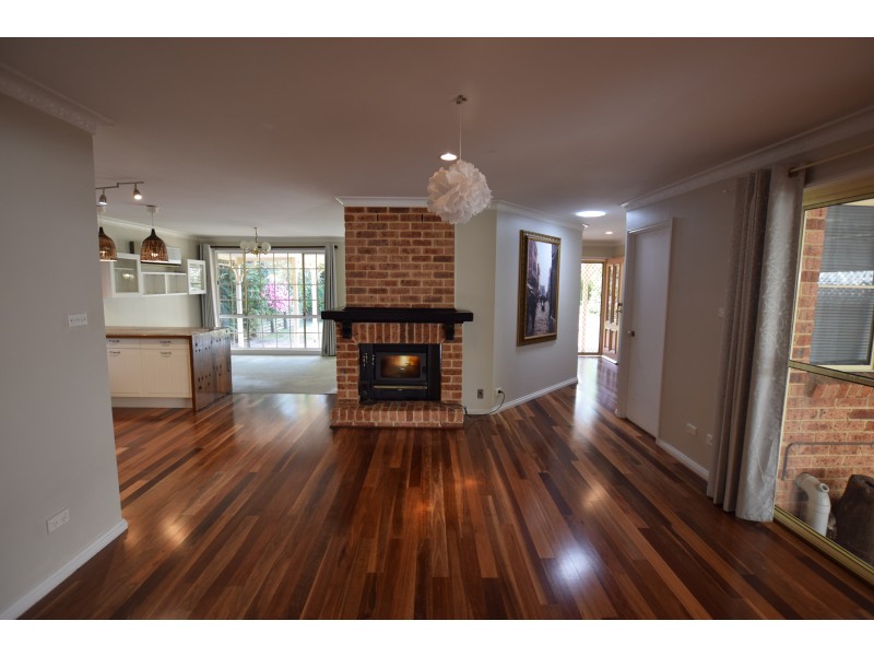 5 Noonan Point Avenue, Point Clare NSW 2250