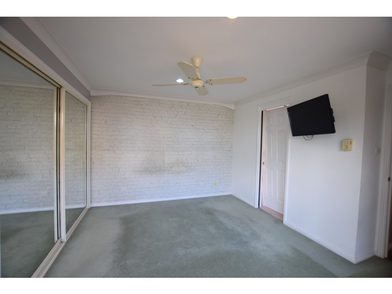 5 Noonan Point Avenue, Point Clare NSW 2250