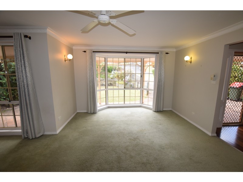 5 Noonan Point Avenue, Point Clare NSW 2250