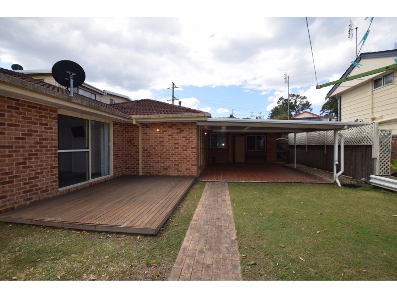 5 Noonan Point Avenue, Point Clare NSW 2250