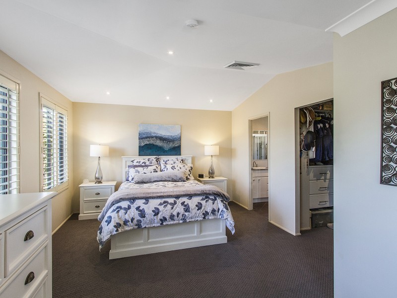 38 The Valley Way, Lisarow NSW 2250