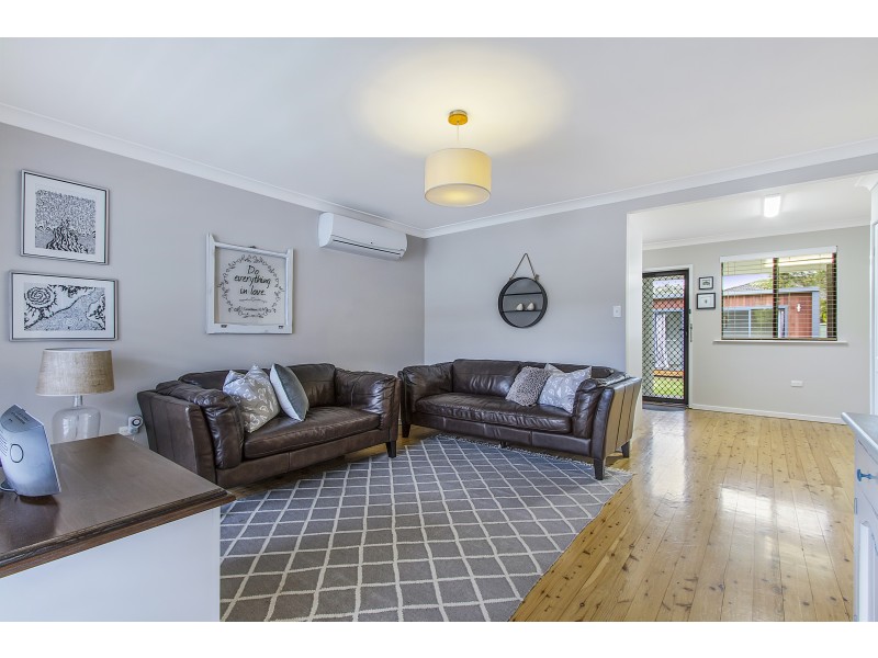 10 Sunshine Drive, Point Clare NSW 2250