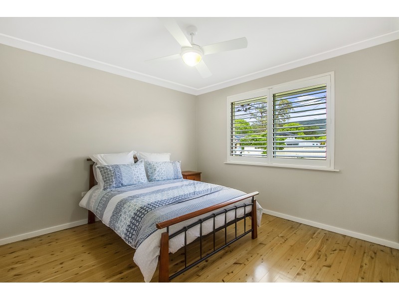 10 Sunshine Drive, Point Clare NSW 2250