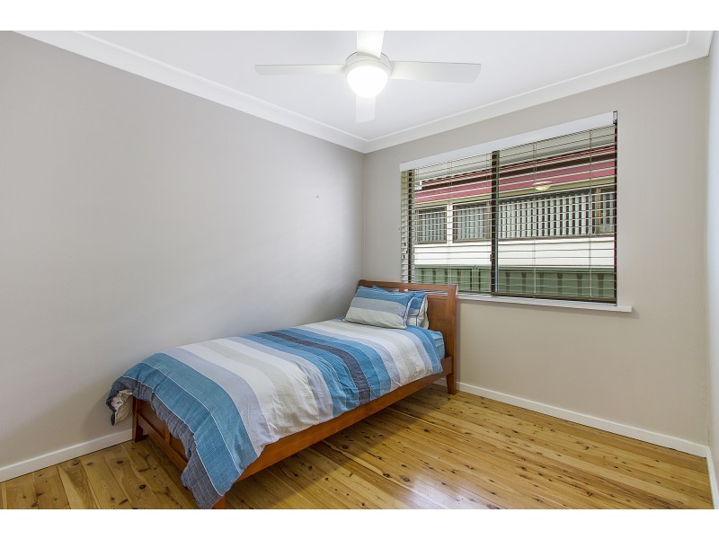 10 Sunshine Drive, Point Clare NSW 2250