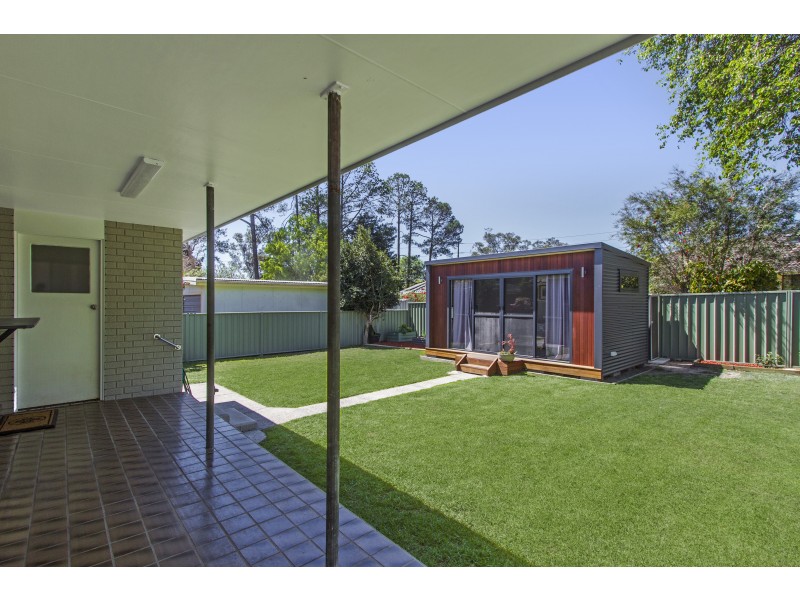 10 Sunshine Drive, Point Clare NSW 2250