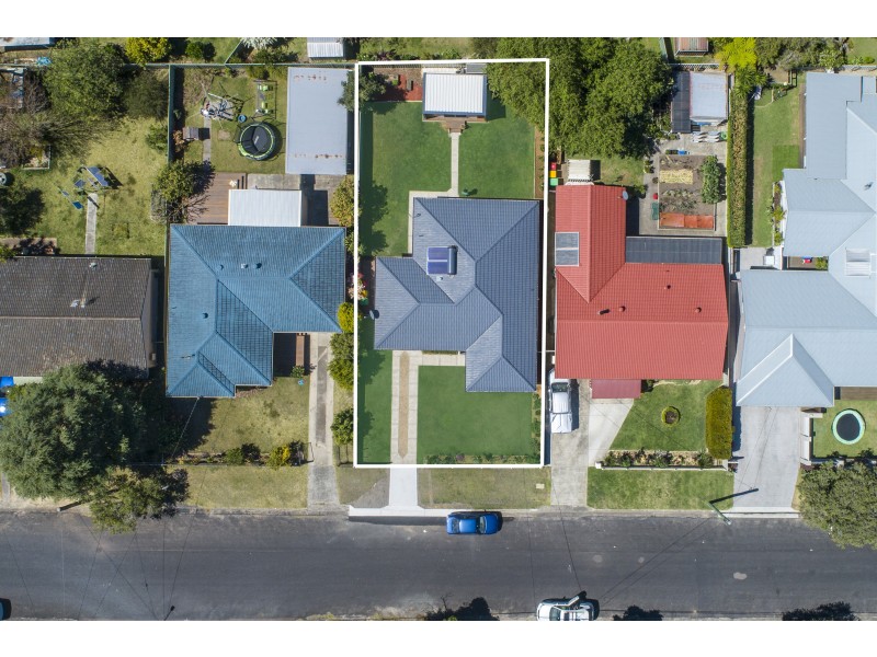 10 Sunshine Drive, Point Clare NSW 2250